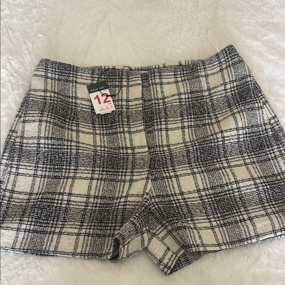 Stylish Black and White Plaid Women's Shorts